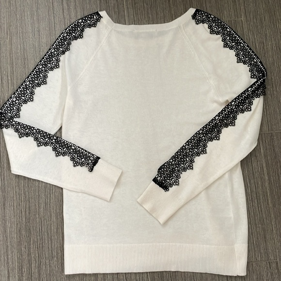 Ann Taylor LOFT Bundle of 3 Pullover Knit Sweaters M EUC - Picture 6 of 14